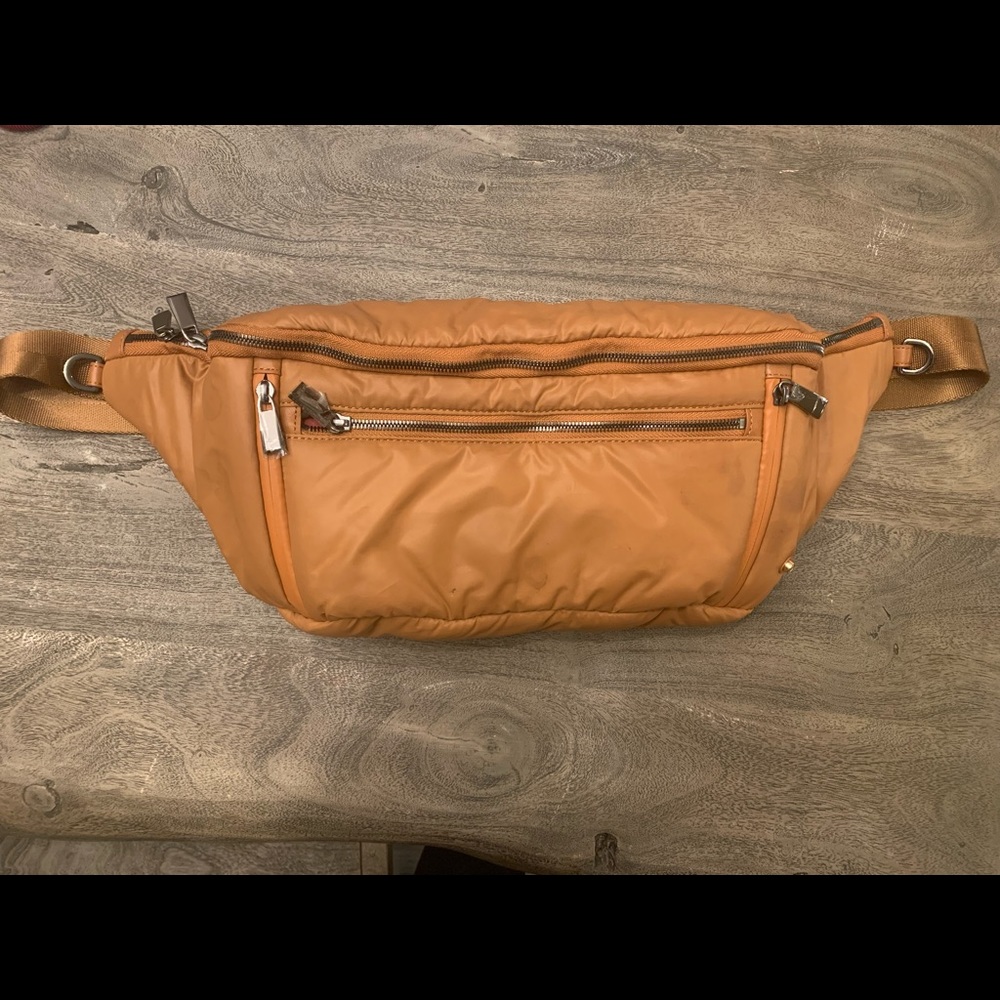 Caraa Sling Bag - clay color